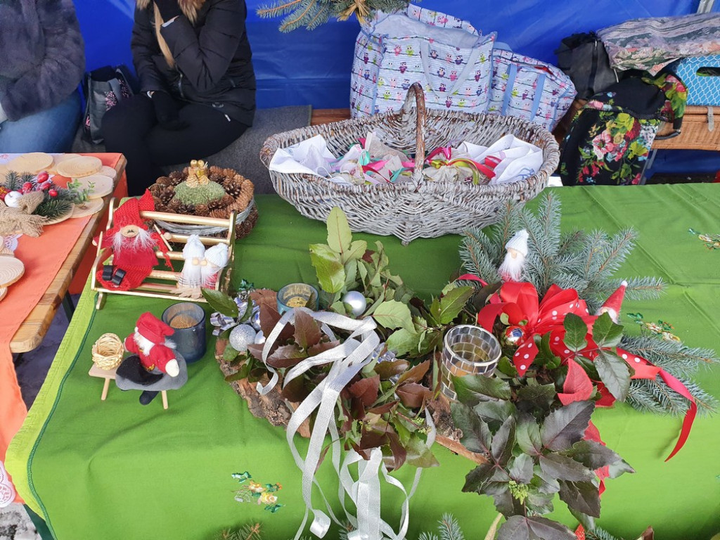 Hrubieszów: Trwa kiermasz bożonarodzeniowy (ZDJĘCIA)