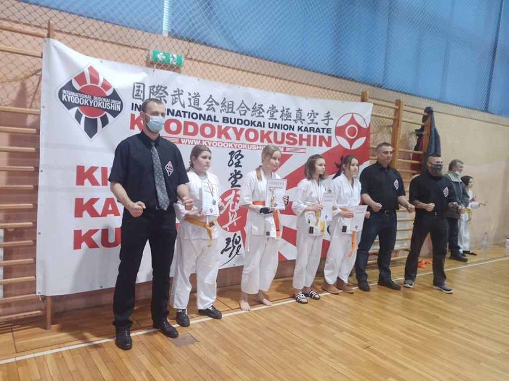 Młodzi zawodnicy UKS Sportów Walki Werbkowice na zawodach w Wiśniowej Górze (ZDJĘCIA)