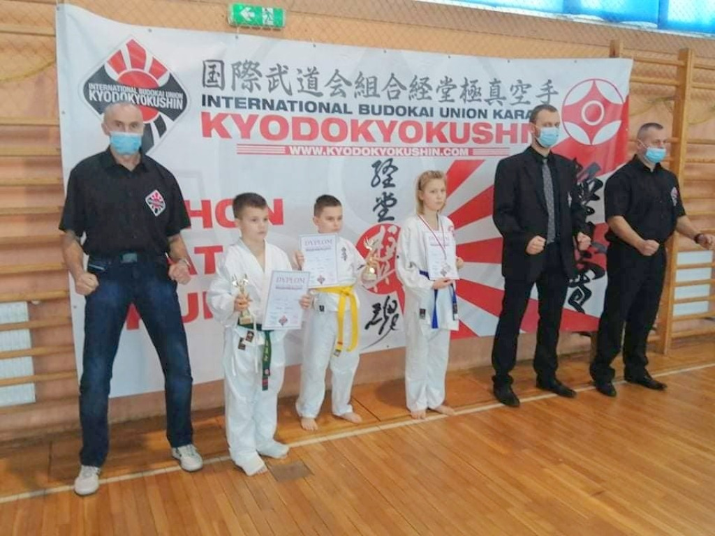 Młodzi zawodnicy UKS Sportów Walki Werbkowice na zawodach w Wiśniowej Górze (ZDJĘCIA)