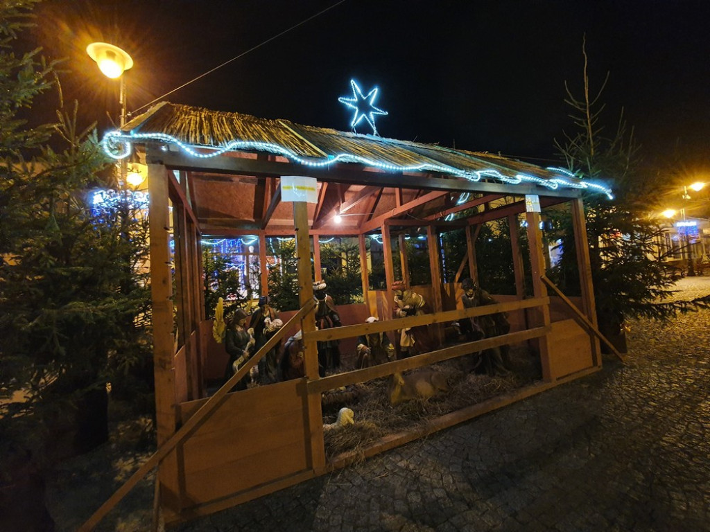 Hrubieszów: Szopka na Rynku (ZDJĘCIA)