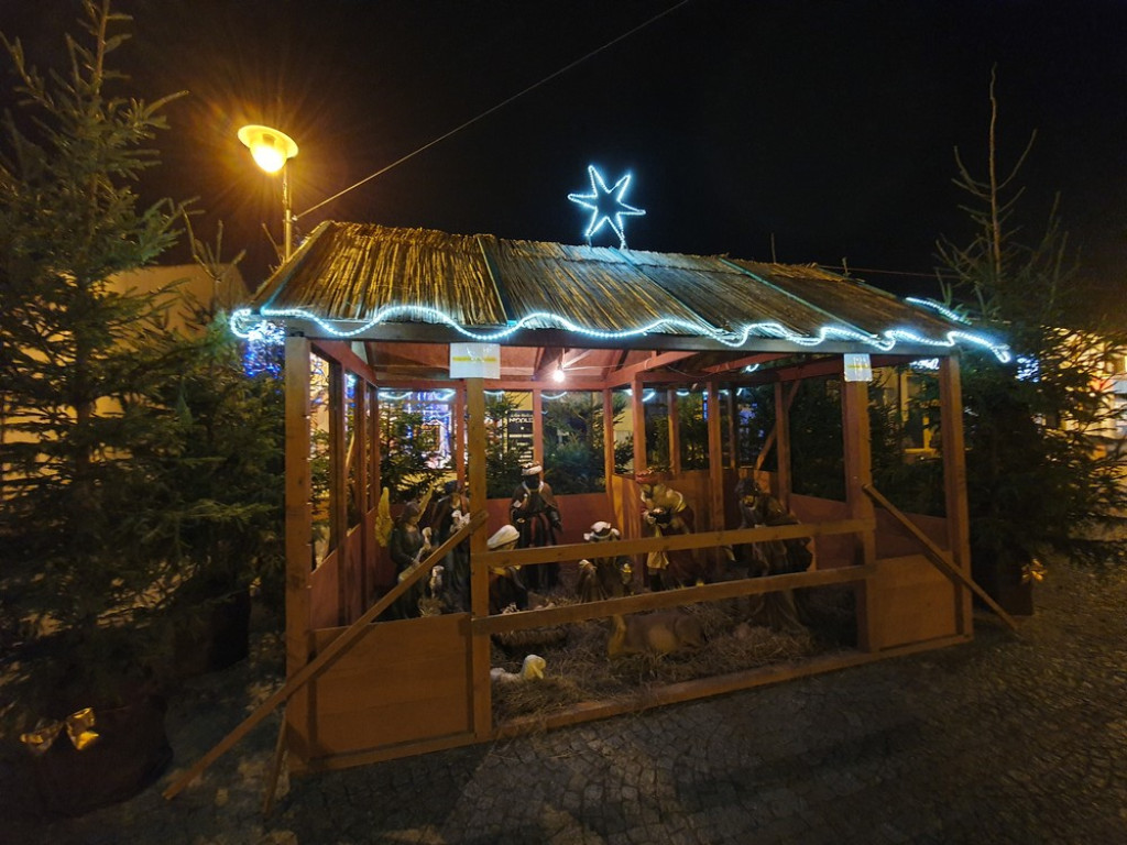 Hrubieszów: Szopka na Rynku (ZDJĘCIA)