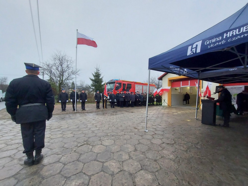 Strażacy z Teptiukowa mają nowy samochód ratowniczo-gaśniczy (ZDJĘCIA)