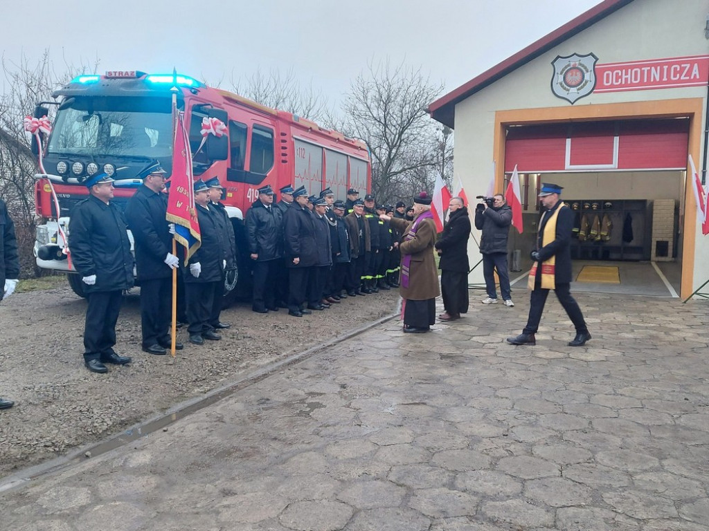 Strażacy z Teptiukowa mają nowy samochód ratowniczo-gaśniczy (ZDJĘCIA)