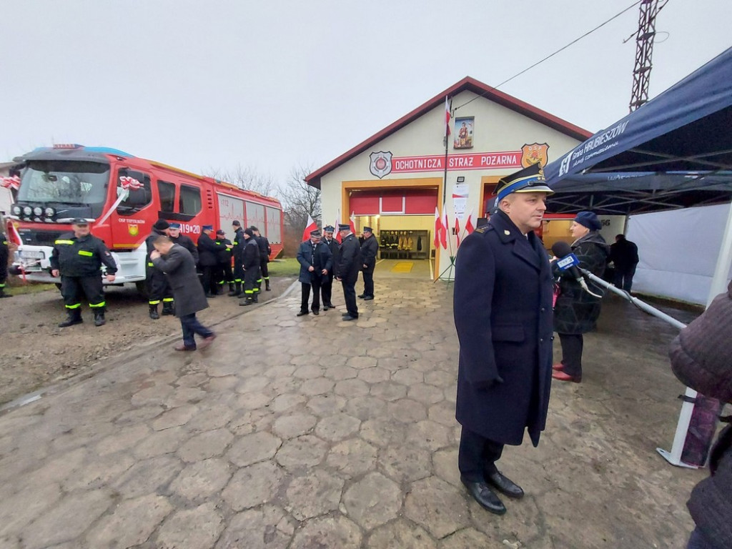 Strażacy z Teptiukowa mają nowy samochód ratowniczo-gaśniczy (ZDJĘCIA)