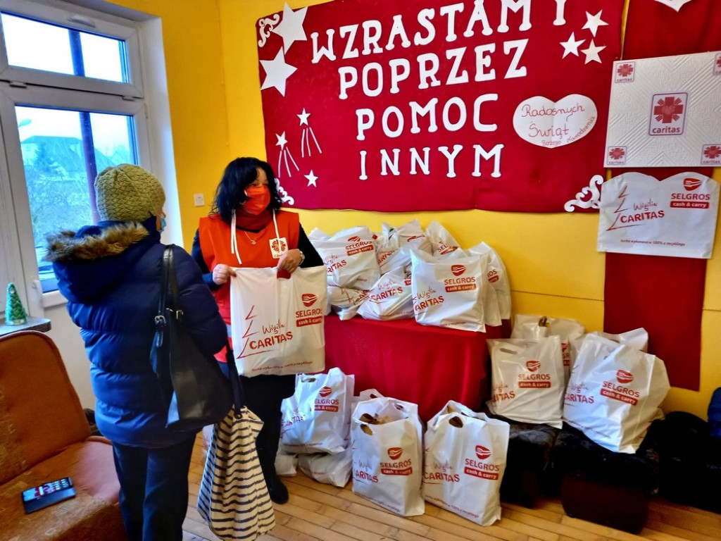Hrubieszów: Świąteczne paczki dla potrzebujących (ZDJĘCIA)