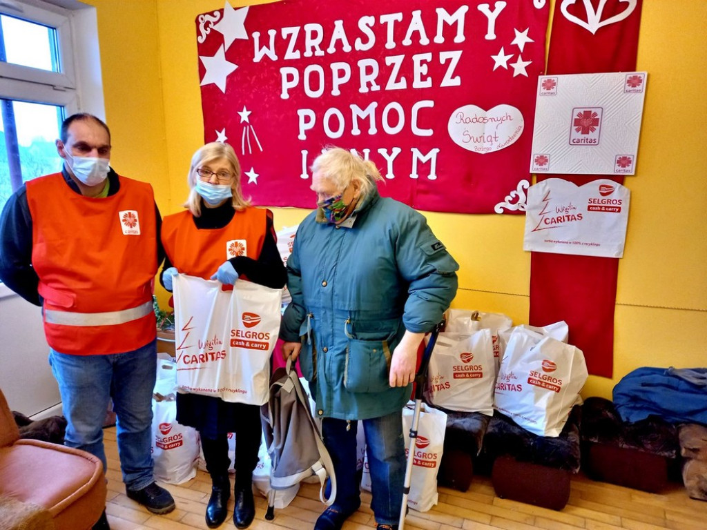 Hrubieszów: Świąteczne paczki dla potrzebujących (ZDJĘCIA)