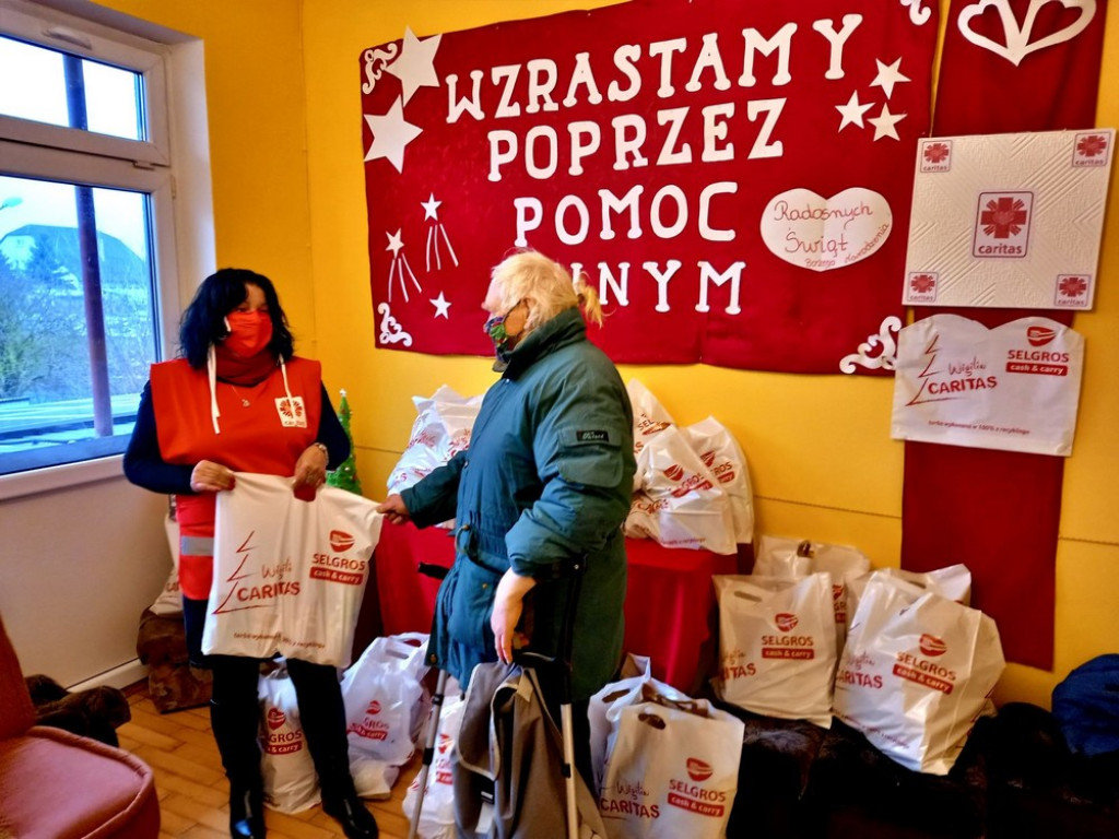 Hrubieszów: Świąteczne paczki dla potrzebujących (ZDJĘCIA)