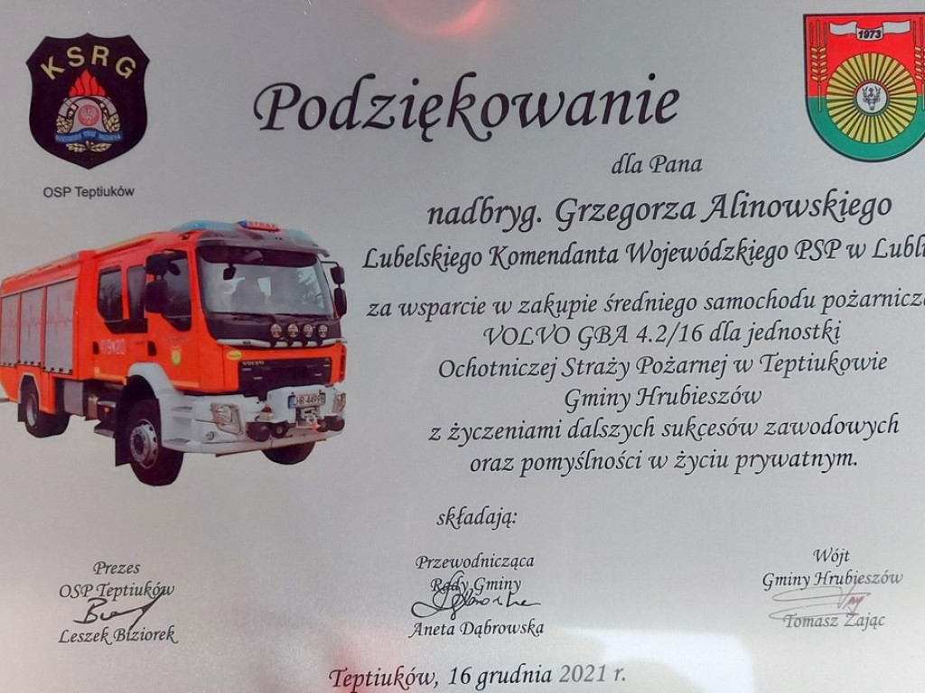 Strażacy z Teptiukowa mają nowy samochód ratowniczo-gaśniczy (ZDJĘCIA)