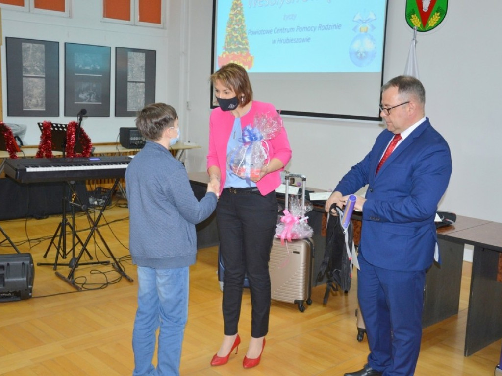 Hrubieszów: Konkurs na plakat promujący rodzicielstwo zastępcze rozstrzygnięty! (ZDJĘCIA)