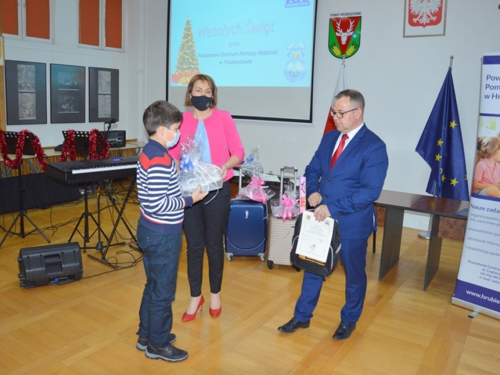 Hrubieszów: Konkurs na plakat promujący rodzicielstwo zastępcze rozstrzygnięty! (ZDJĘCIA)