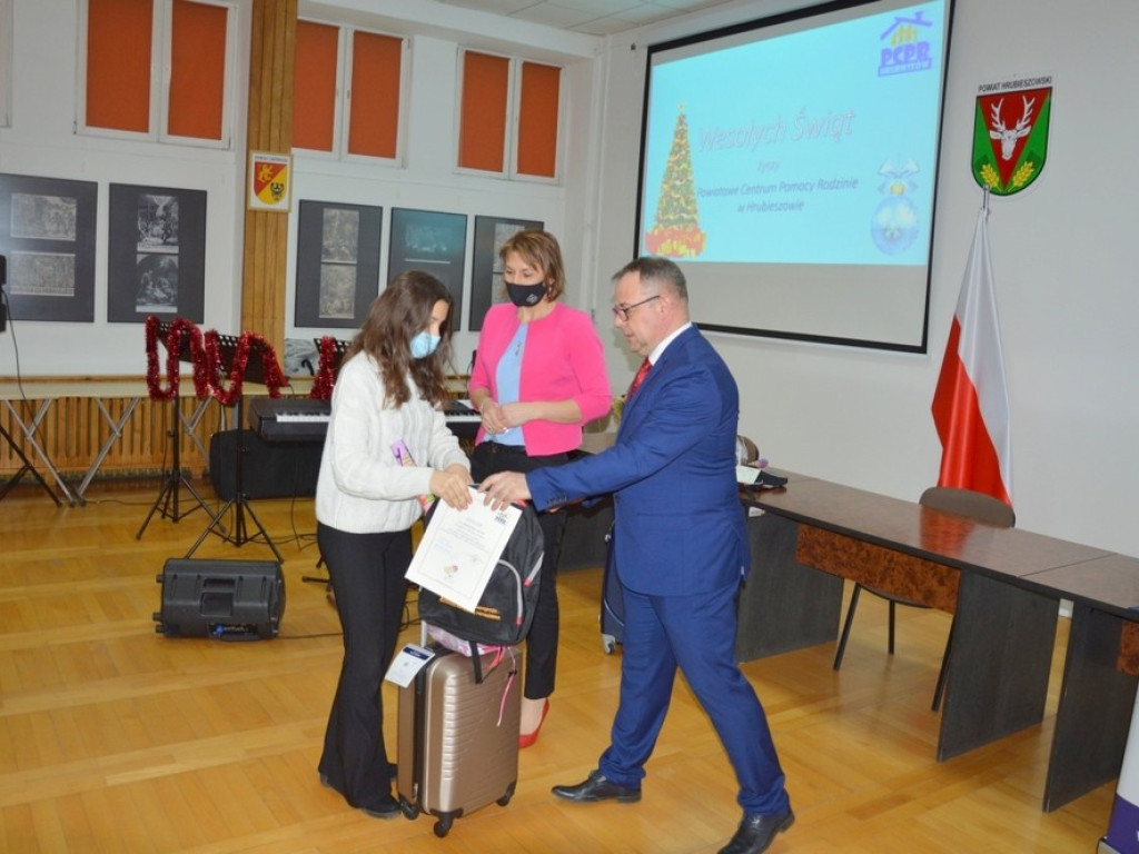 Hrubieszów: Konkurs na plakat promujący rodzicielstwo zastępcze rozstrzygnięty! (ZDJĘCIA)