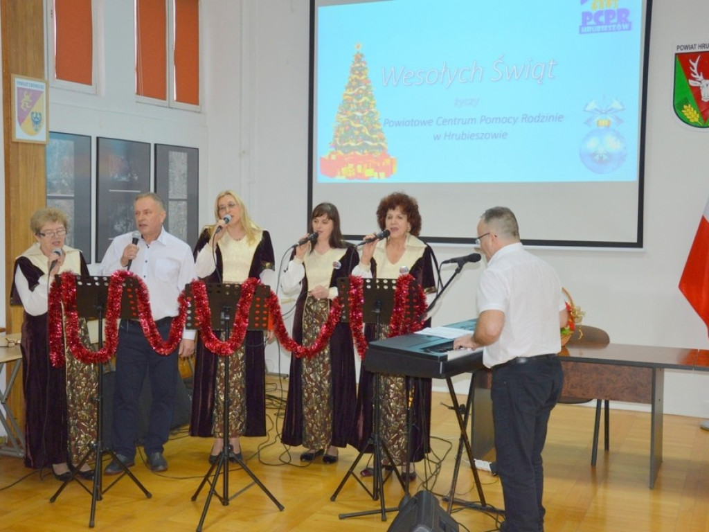 Hrubieszów: Konkurs na plakat promujący rodzicielstwo zastępcze rozstrzygnięty! (ZDJĘCIA)