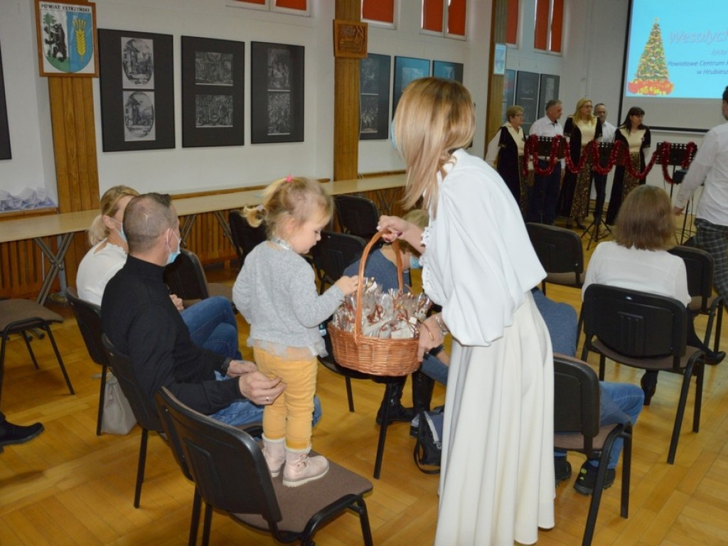 Hrubieszów: Konkurs na plakat promujący rodzicielstwo zastępcze rozstrzygnięty! (ZDJĘCIA)