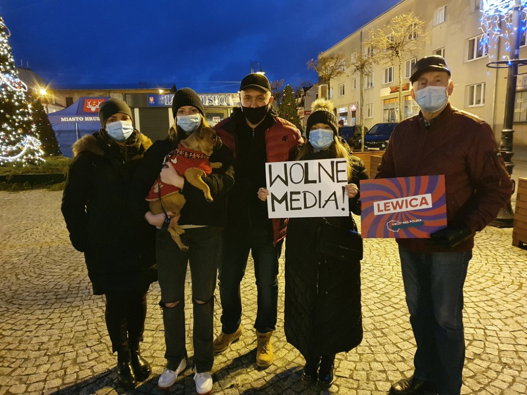 Hrubieszów: Protest w obronie wolnych mediów (ZDJĘCIA)