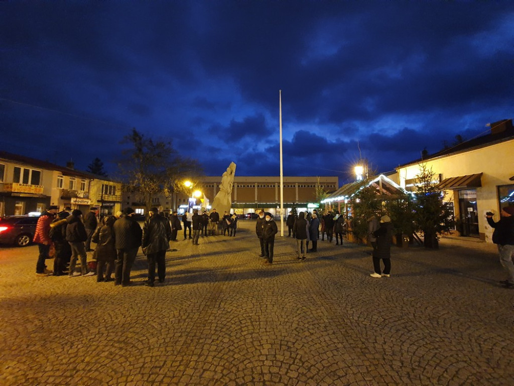 Hrubieszów: Protest w obronie wolnych mediów (ZDJĘCIA)