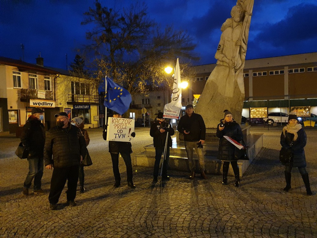 Hrubieszów: Protest w obronie wolnych mediów (ZDJĘCIA)