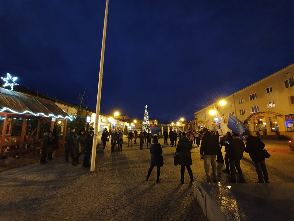 Hrubieszów: Protest w obronie wolnych mediów (ZDJĘCIA)