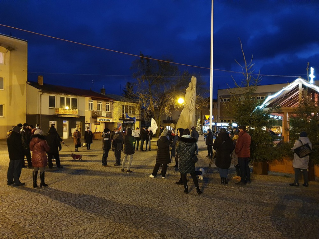 Hrubieszów: Protest w obronie wolnych mediów (ZDJĘCIA)