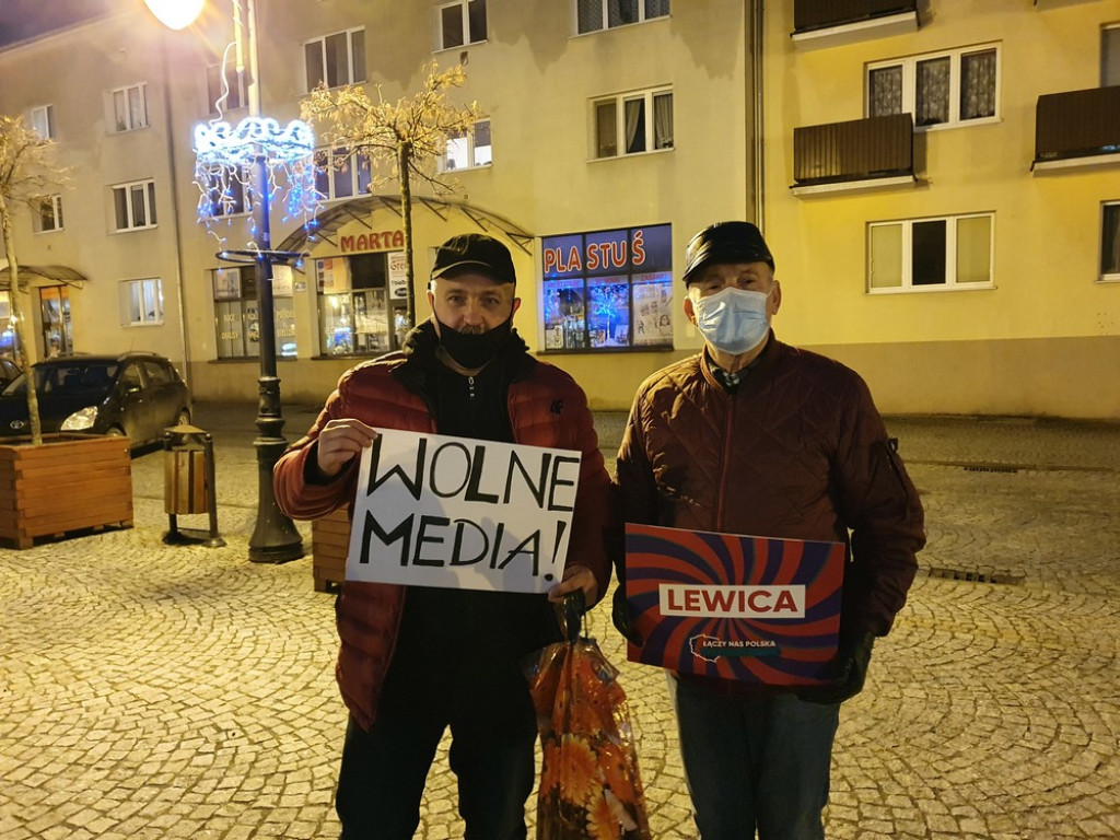 Hrubieszów: Protest w obronie wolnych mediów (ZDJĘCIA)