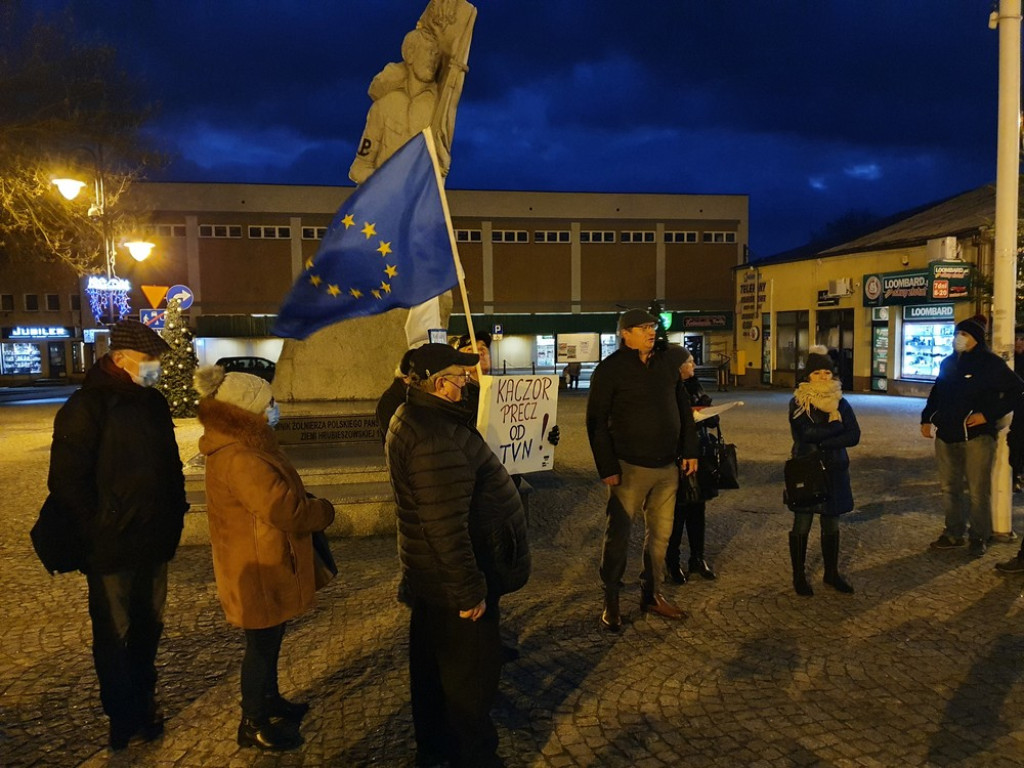 Hrubieszów: Protest w obronie wolnych mediów (ZDJĘCIA)