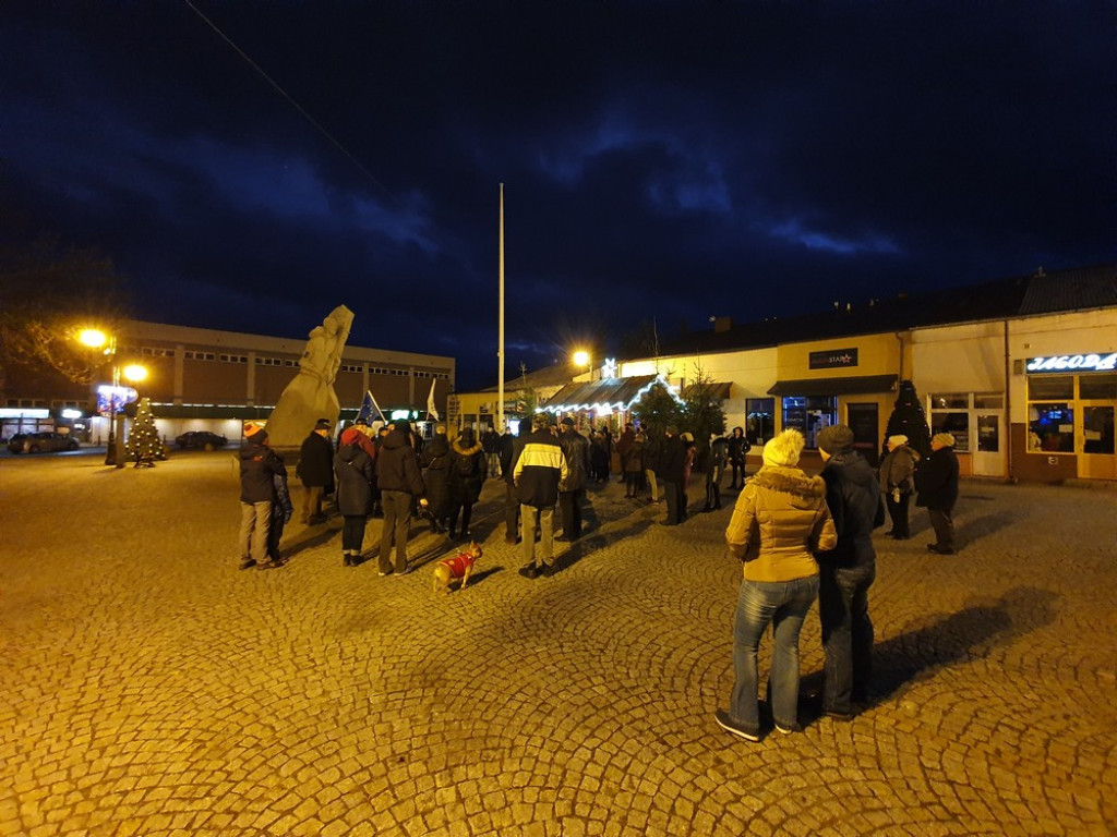 Hrubieszów: Protest w obronie wolnych mediów (ZDJĘCIA)