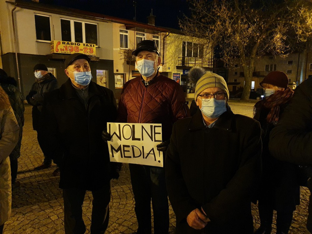 Hrubieszów: Protest w obronie wolnych mediów (ZDJĘCIA)