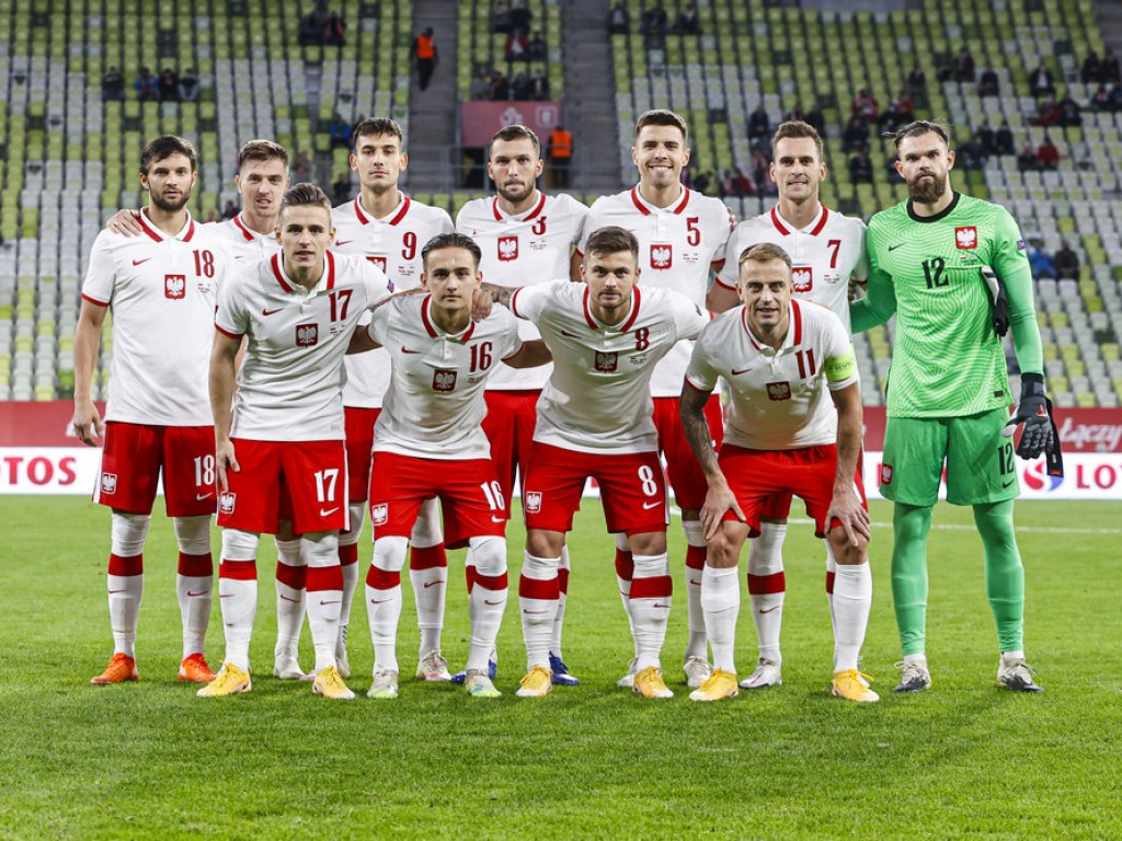 Drągowski w ataku i pływacki talent Piątka. 5 nieznanych historii o biało-czerwonych! (ZDJĘCIA)