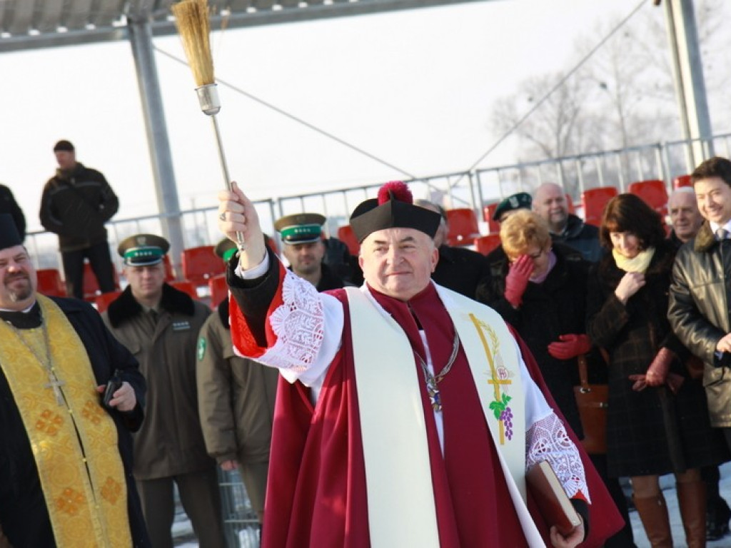 100 lat hrubieszowskiego sportu: Tak było - Jubileusz 90 lat i otwarcie stadionu (ZDJĘCIA)