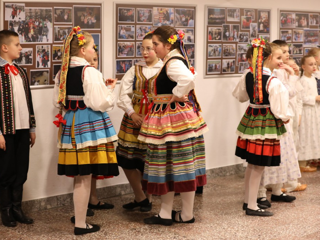 Świąteczny koncert Zespołu Pieśni i Tańca Ziemi Hrubieszowskiej (ZDJĘCIA)