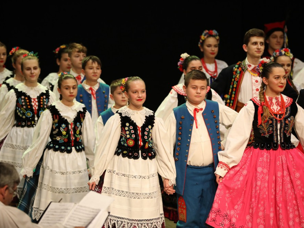 Świąteczny koncert Zespołu Pieśni i Tańca Ziemi Hrubieszowskiej (ZDJĘCIA)