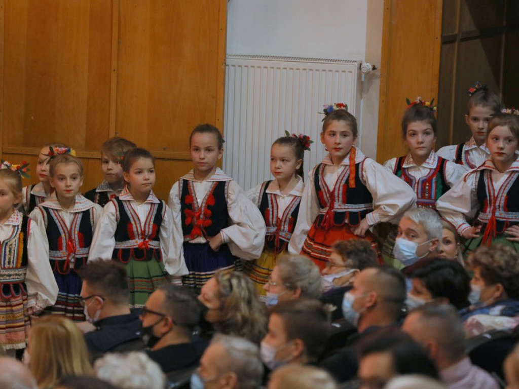Świąteczny koncert Zespołu Pieśni i Tańca Ziemi Hrubieszowskiej (ZDJĘCIA)