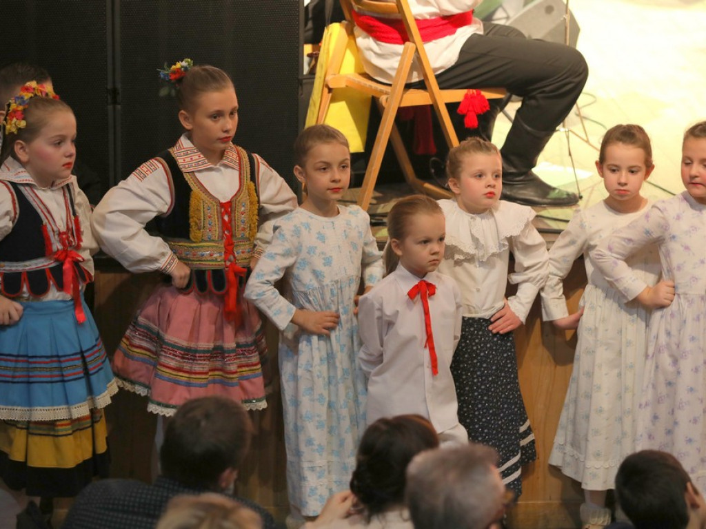 Świąteczny koncert Zespołu Pieśni i Tańca Ziemi Hrubieszowskiej (ZDJĘCIA)