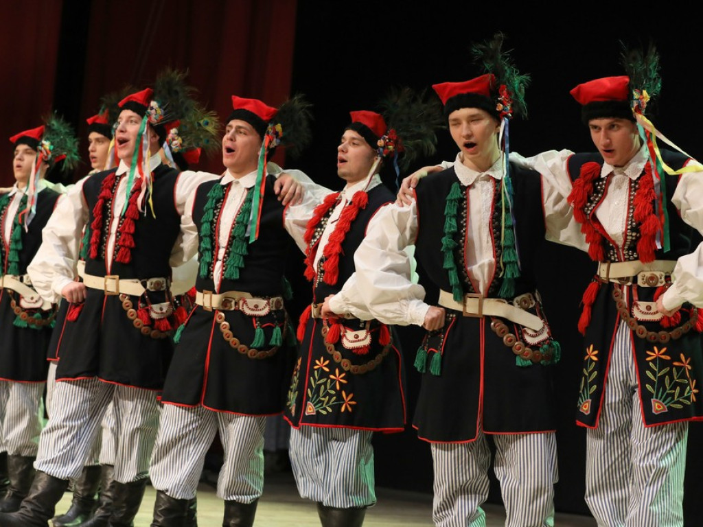 Świąteczny koncert Zespołu Pieśni i Tańca Ziemi Hrubieszowskiej (ZDJĘCIA)