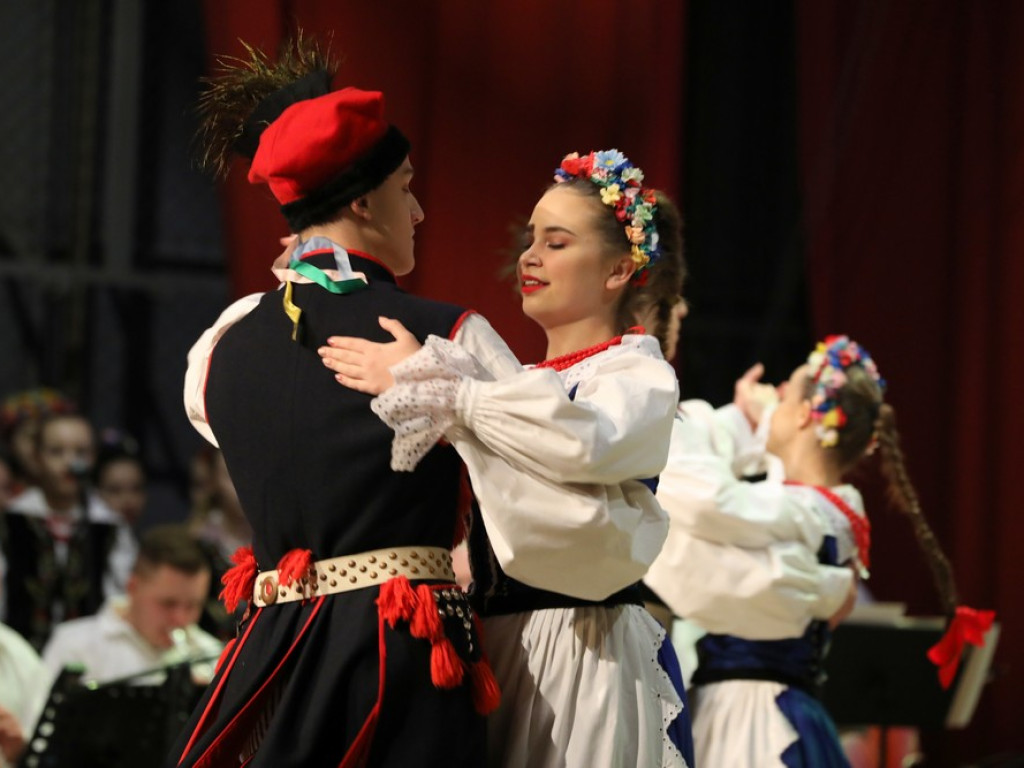 Świąteczny koncert Zespołu Pieśni i Tańca Ziemi Hrubieszowskiej (ZDJĘCIA)