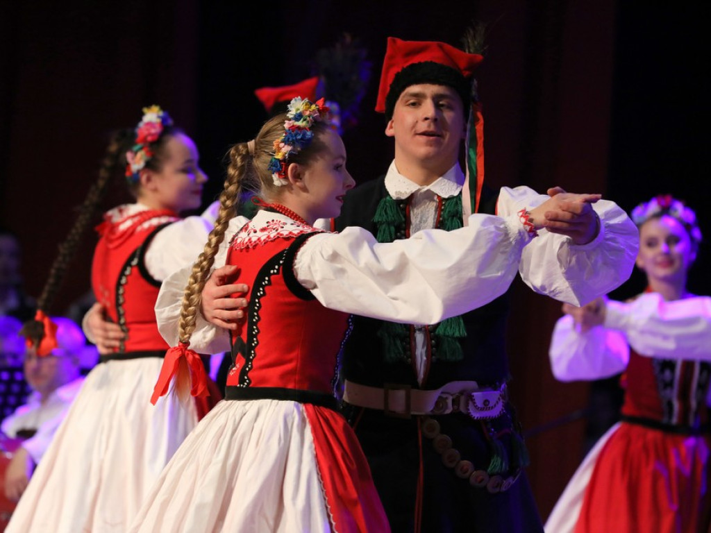 Świąteczny koncert Zespołu Pieśni i Tańca Ziemi Hrubieszowskiej (ZDJĘCIA)