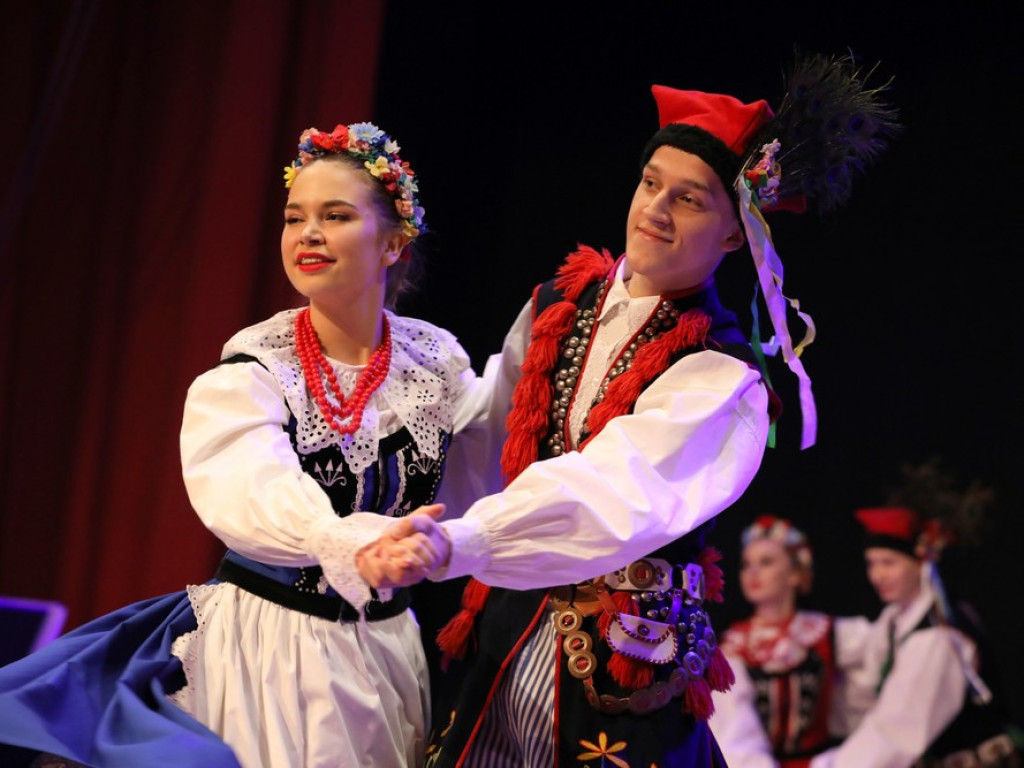 Świąteczny koncert Zespołu Pieśni i Tańca Ziemi Hrubieszowskiej (ZDJĘCIA)