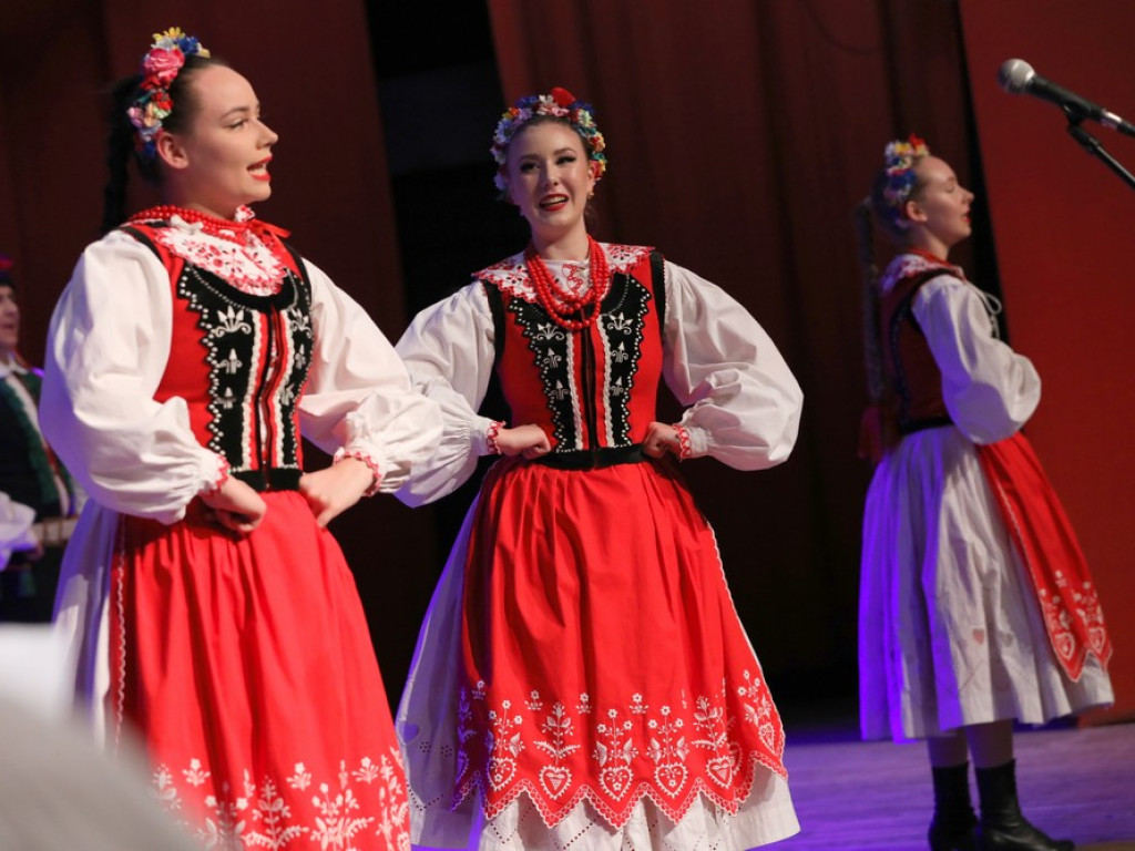 Świąteczny koncert Zespołu Pieśni i Tańca Ziemi Hrubieszowskiej (ZDJĘCIA)