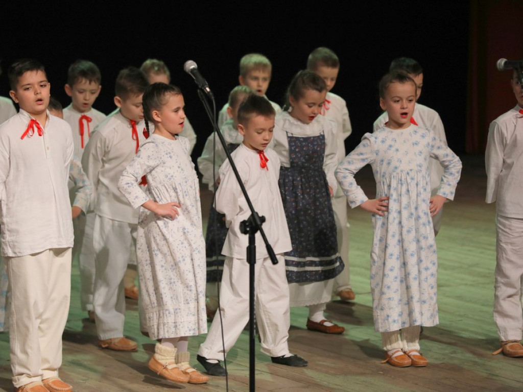 Świąteczny koncert Zespołu Pieśni i Tańca Ziemi Hrubieszowskiej (ZDJĘCIA)