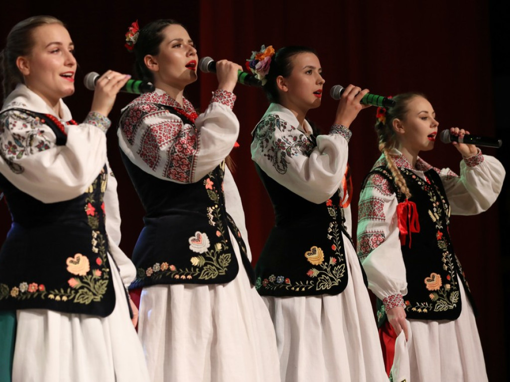 Świąteczny koncert Zespołu Pieśni i Tańca Ziemi Hrubieszowskiej (ZDJĘCIA)