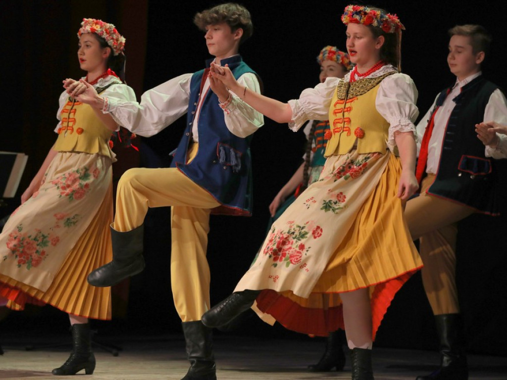 Świąteczny koncert Zespołu Pieśni i Tańca Ziemi Hrubieszowskiej (ZDJĘCIA)
