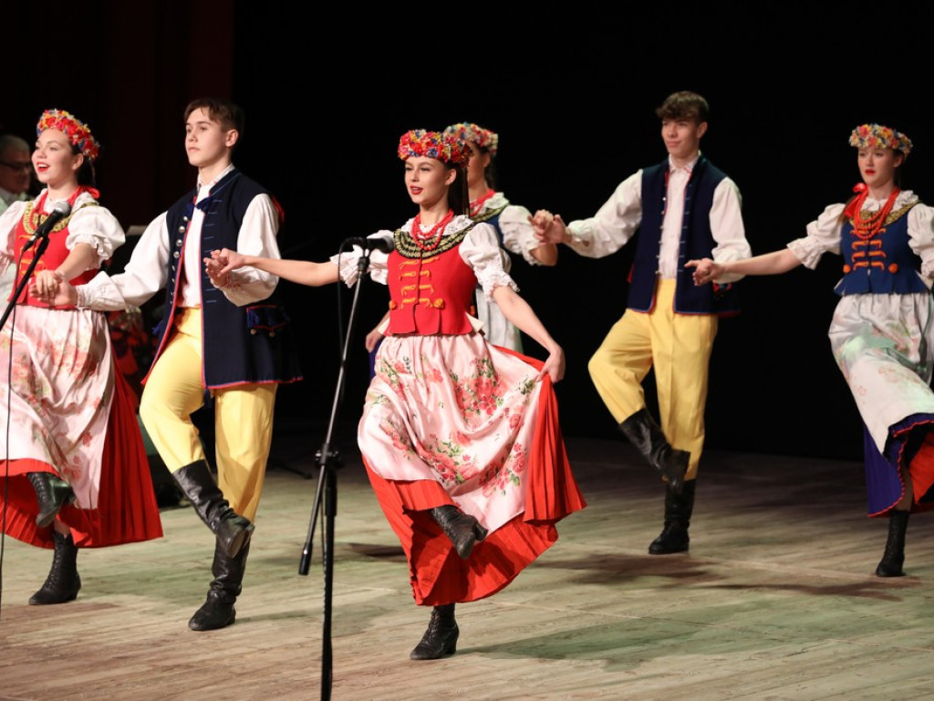 Świąteczny koncert Zespołu Pieśni i Tańca Ziemi Hrubieszowskiej (ZDJĘCIA)