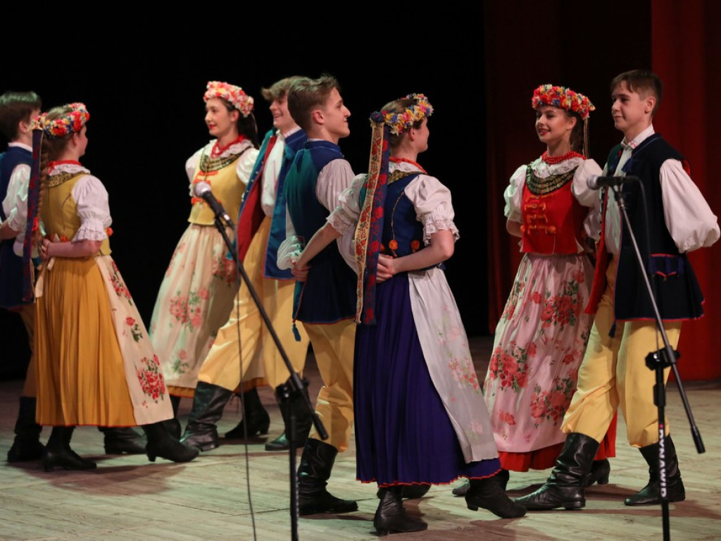 Świąteczny koncert Zespołu Pieśni i Tańca Ziemi Hrubieszowskiej (ZDJĘCIA)