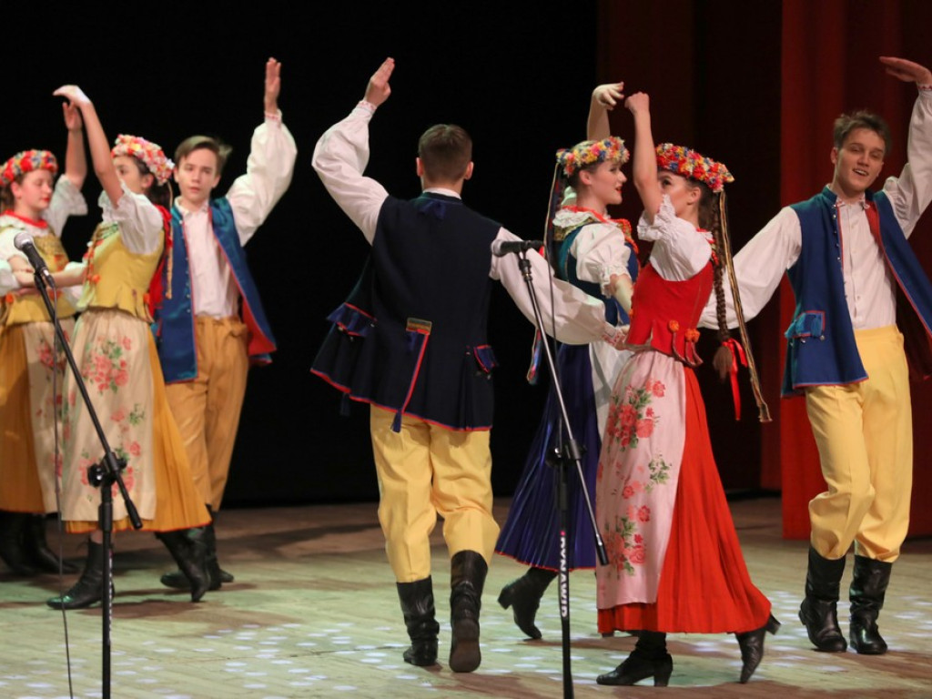 Świąteczny koncert Zespołu Pieśni i Tańca Ziemi Hrubieszowskiej (ZDJĘCIA)