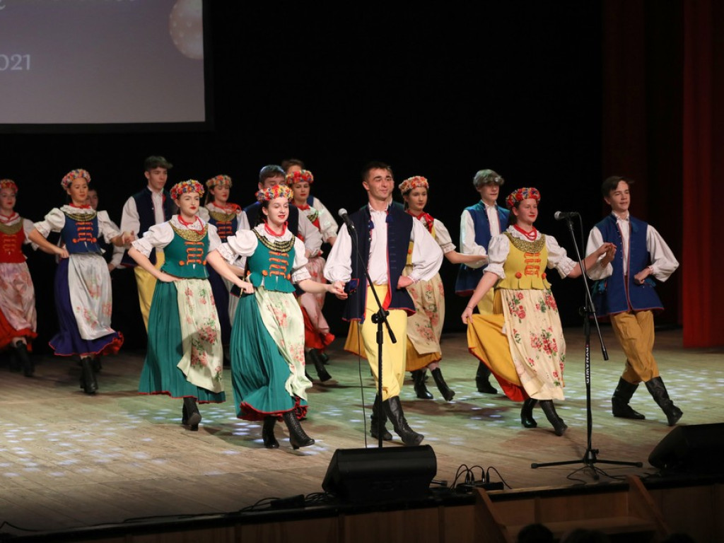 Świąteczny koncert Zespołu Pieśni i Tańca Ziemi Hrubieszowskiej (ZDJĘCIA)