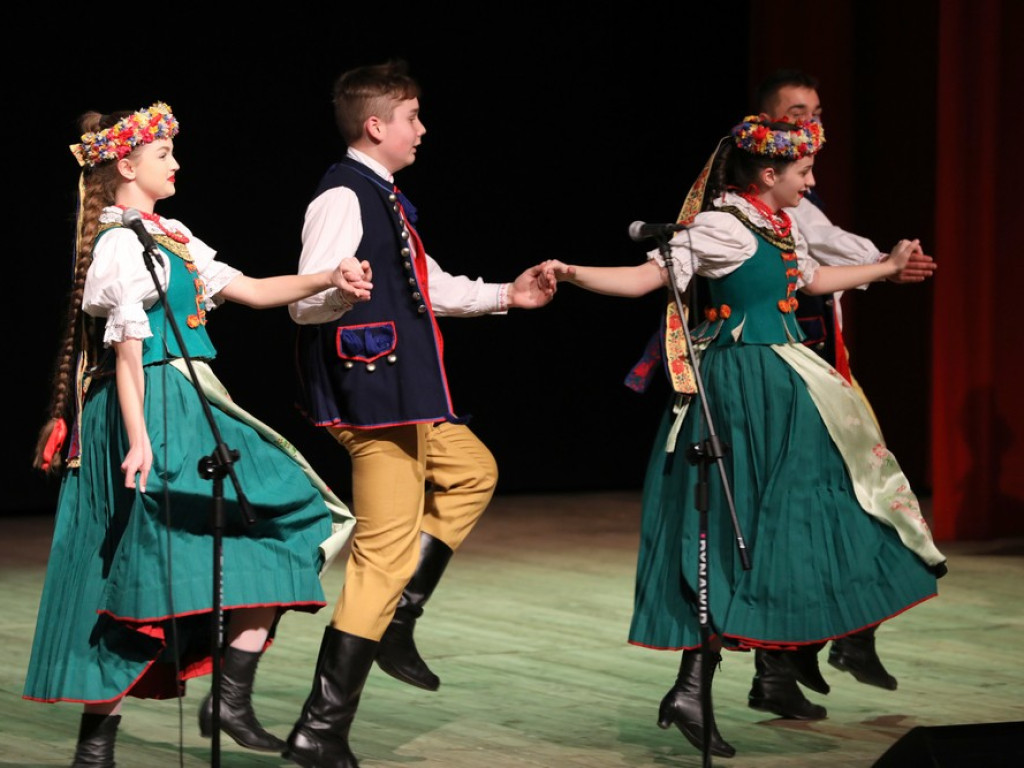 Świąteczny koncert Zespołu Pieśni i Tańca Ziemi Hrubieszowskiej (ZDJĘCIA)