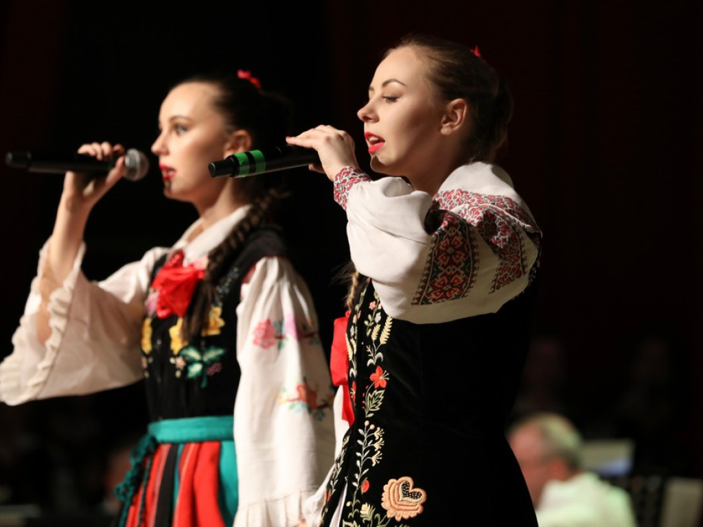 Świąteczny koncert Zespołu Pieśni i Tańca Ziemi Hrubieszowskiej (ZDJĘCIA)