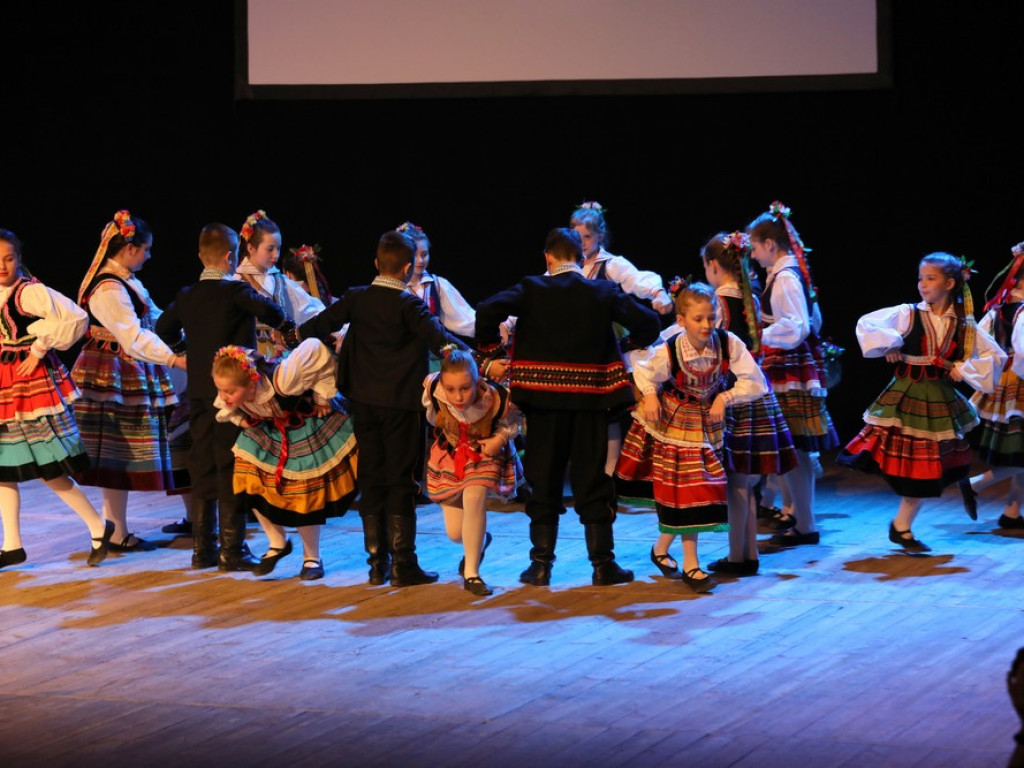 Świąteczny koncert Zespołu Pieśni i Tańca Ziemi Hrubieszowskiej (ZDJĘCIA)