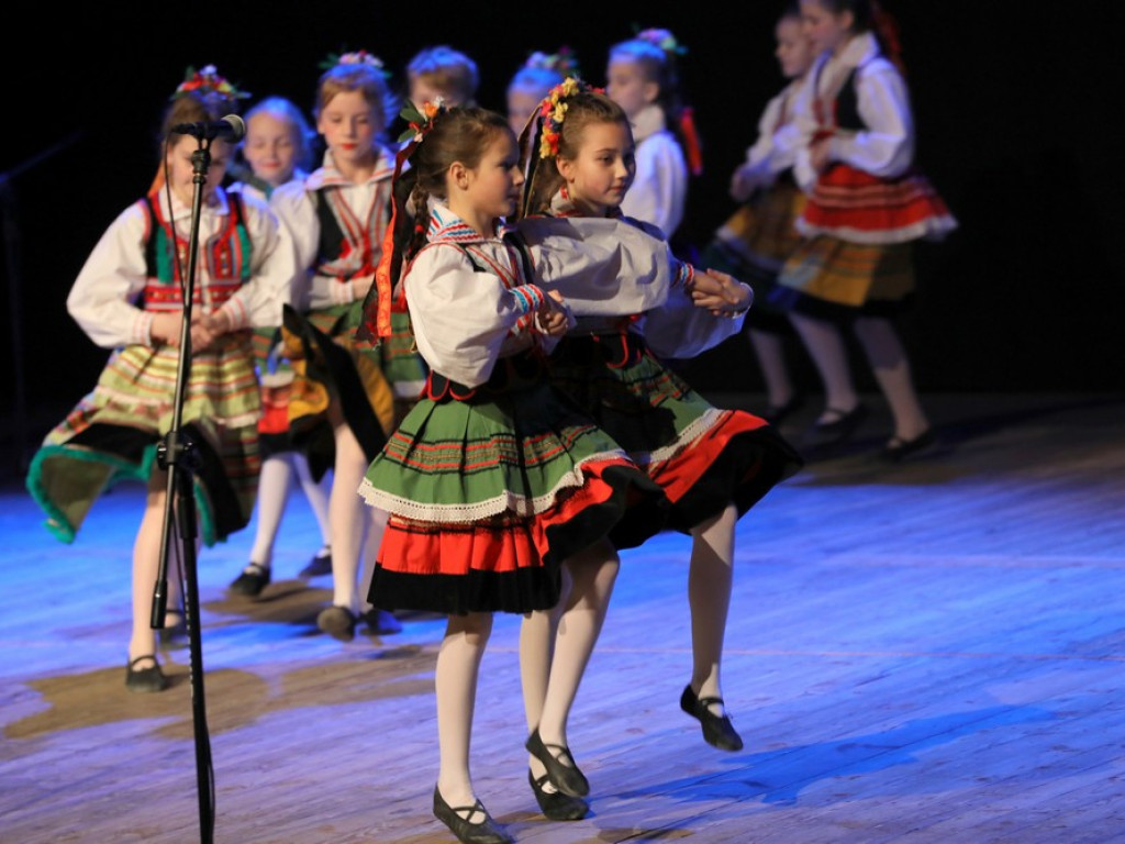 Świąteczny koncert Zespołu Pieśni i Tańca Ziemi Hrubieszowskiej (ZDJĘCIA)