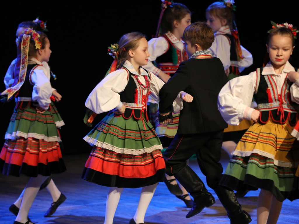 Świąteczny koncert Zespołu Pieśni i Tańca Ziemi Hrubieszowskiej (ZDJĘCIA)
