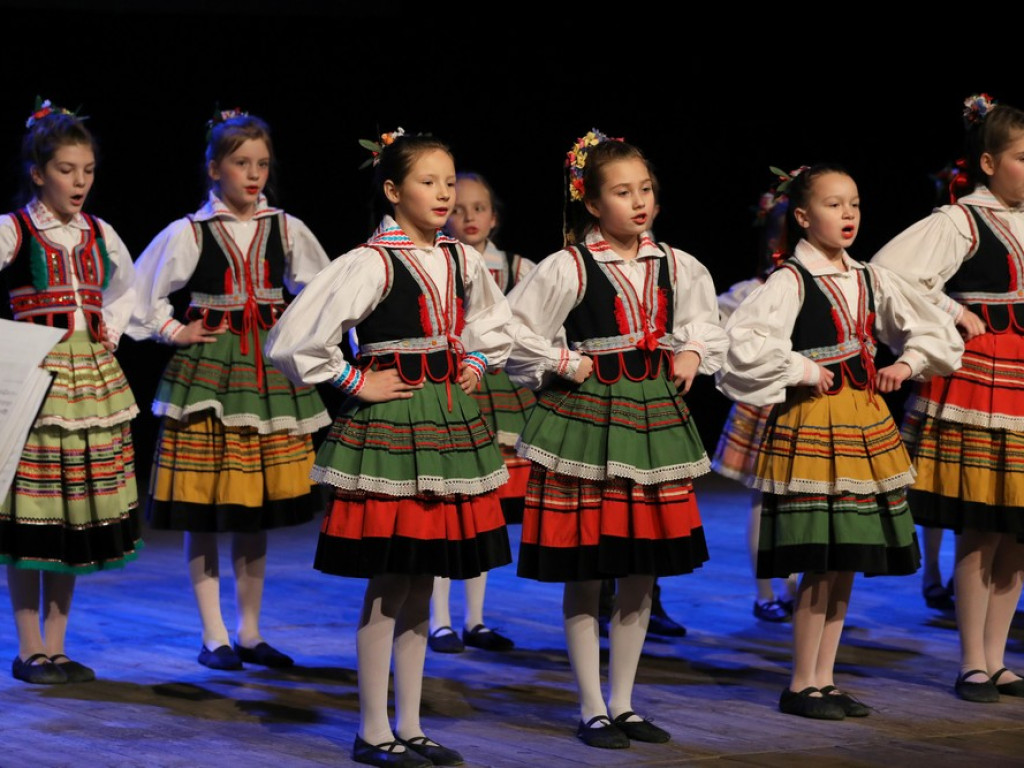 Świąteczny koncert Zespołu Pieśni i Tańca Ziemi Hrubieszowskiej (ZDJĘCIA)